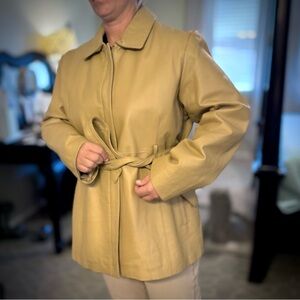 Elegant Women's Tan Trench Coat